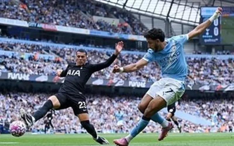 قمة الدوري الإنجليزي.. موعد مباراة مانشستر سيتي وتوتنهام والقنوات الناقلة للقاء المرتقب